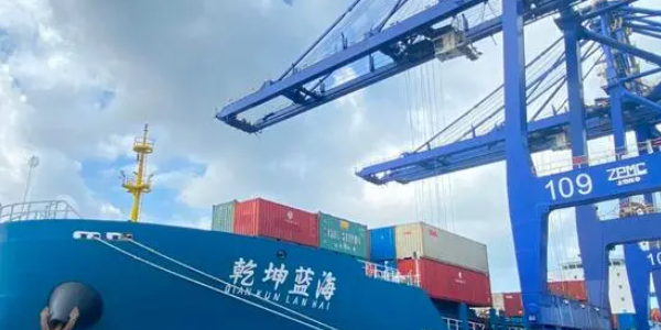 ??诘缴穷^到青島集裝箱內(nèi)貿(mào)海運(yùn)航線正式開(kāi)通